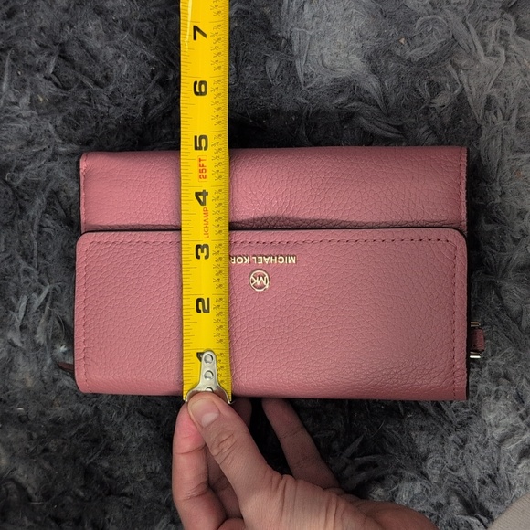 Michael Kors Wallet - Picture 9 of 9